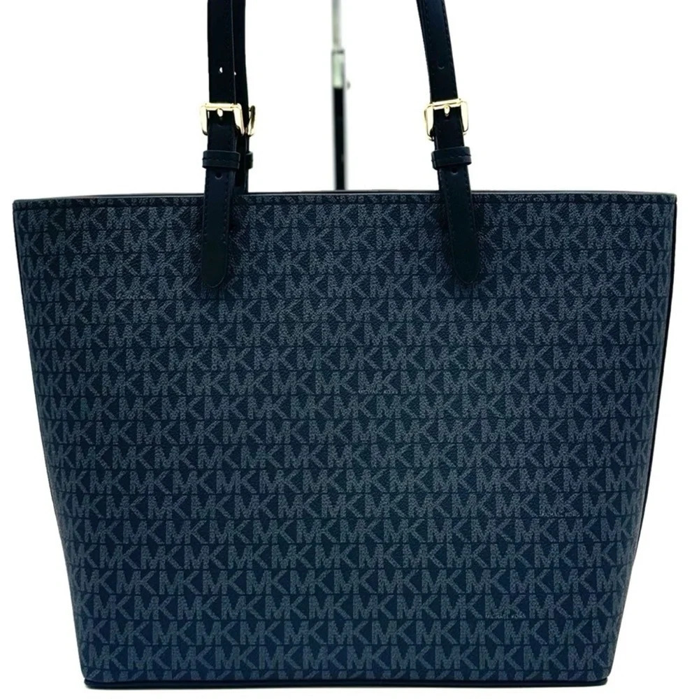 Michael Kors Jet Set Medium Pocket Tote Bag
NWT
Black Signature - Picture 6 of 10